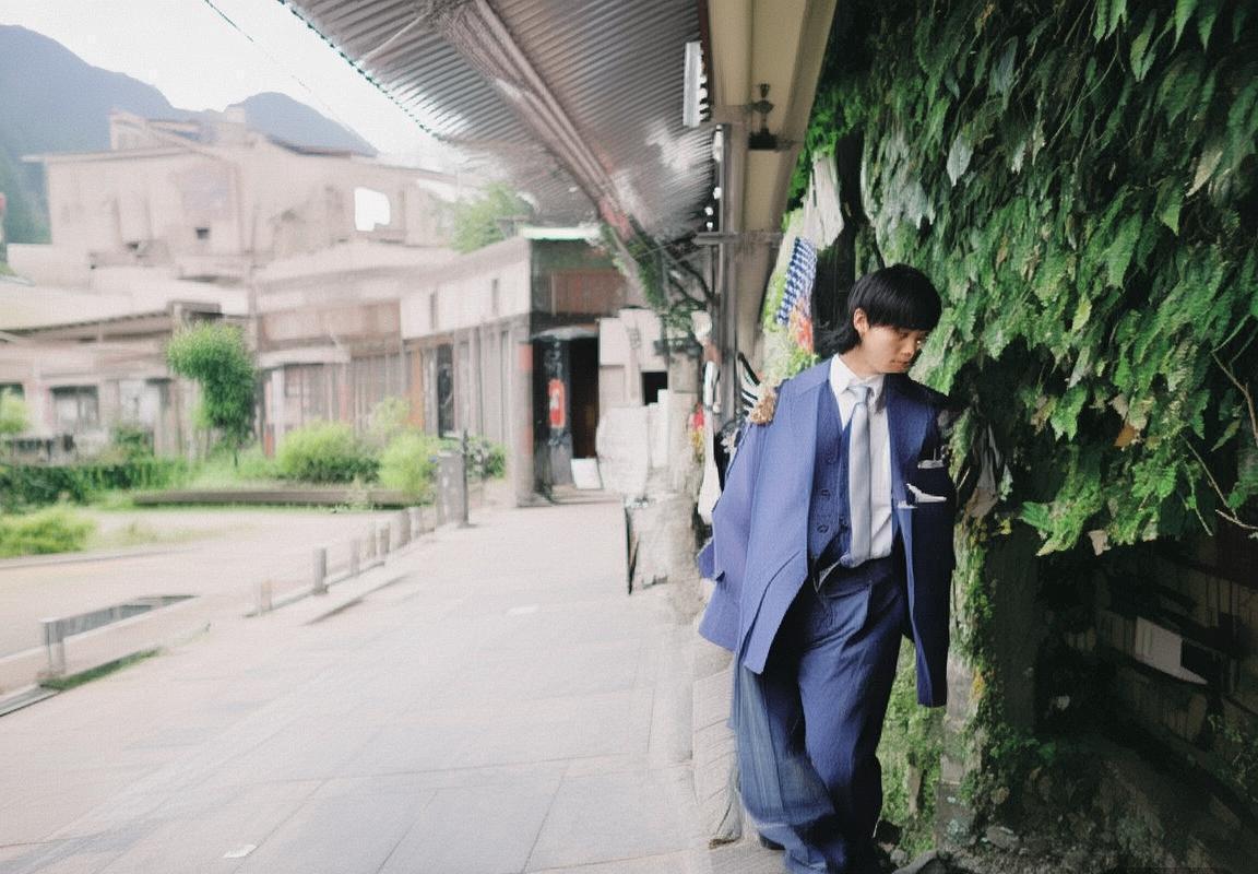 欧冠四分之一决赛：罗马3-0逆转巴萨，揭秘逆转奇迹背后的战术精髓(图2)